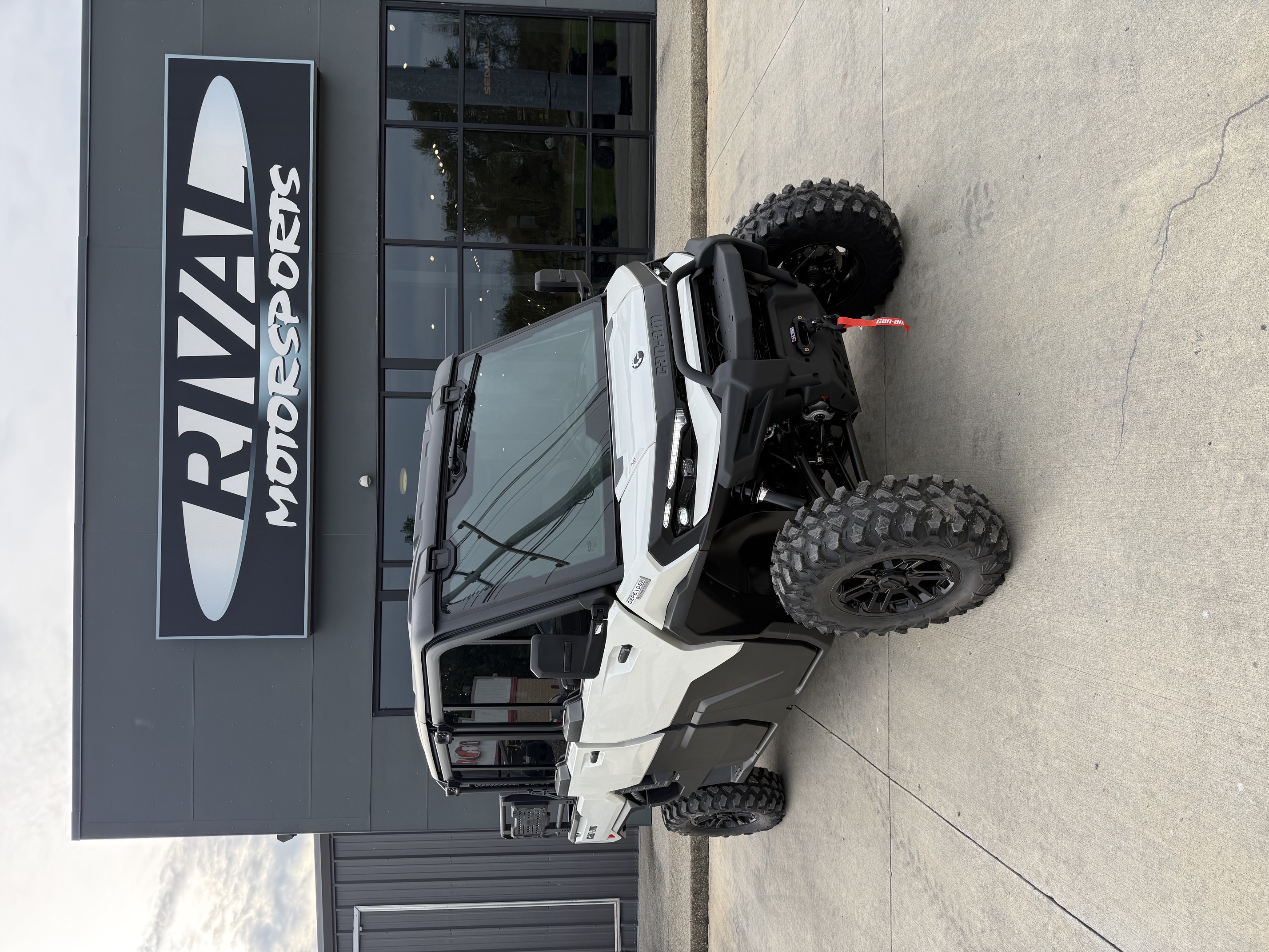2027 Can-Am Defender XU MAX Limited — photo 1 of 7